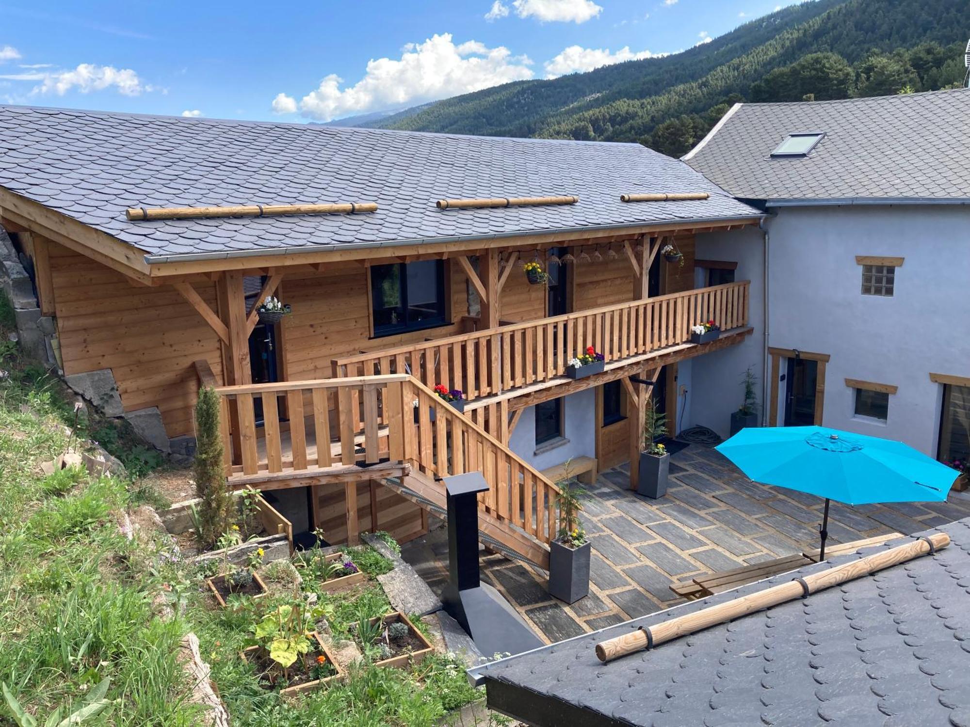 Grange Nere Le Clos Des Ours Matemale Exteriér fotografie